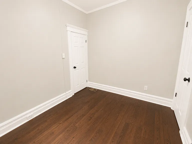 214-218 W Market St #2 — Photo 7