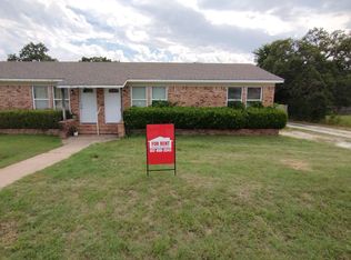 919-921 Meadowlark Cir, Granbury, TX 76049