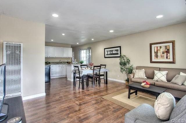 1st image of 324 Lochmere Ave