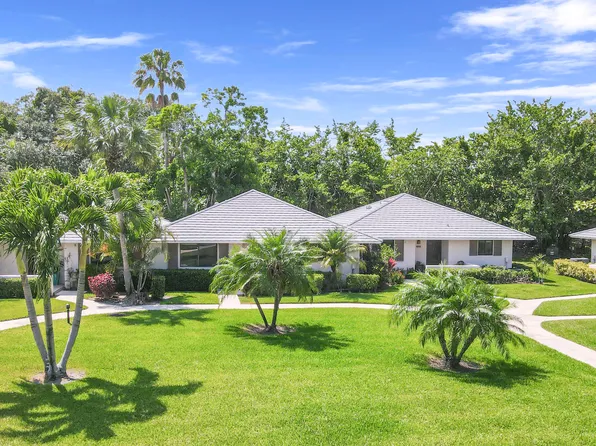 824 Club Dr, Palm Beach Gardens, FL 33418