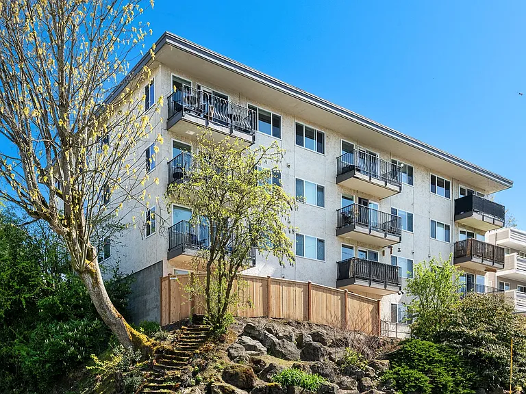D14 Apartments — Photo 1