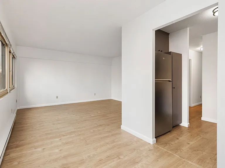 The Willis Apartments — Photo 32