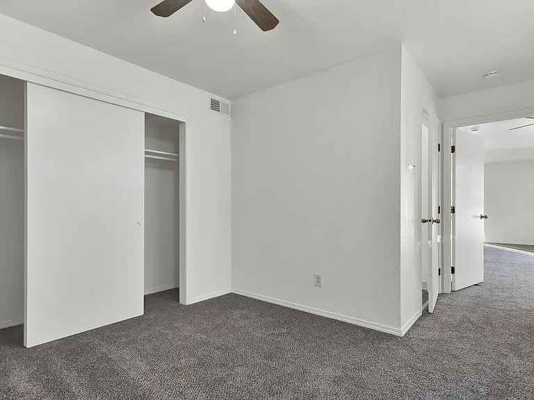 Hilton Street Apartments — Photo 43