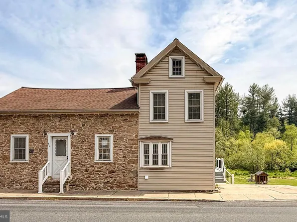 89 Race St, Bechtelsville, PA 19505