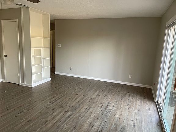 3rd image of 3411 Woodthrush Ln