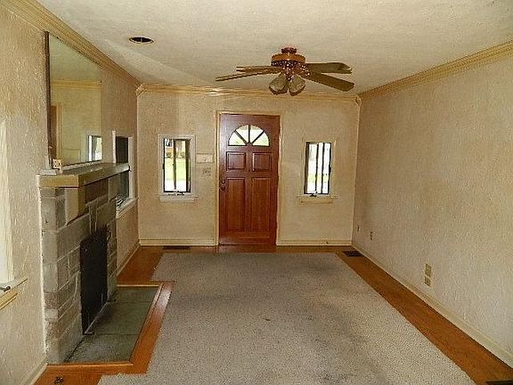 3rd image of 3040 Mesmer Ave