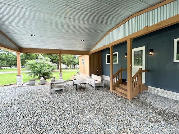 5th image of 212 Paradise Cove Rd