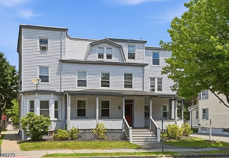 98 Maple Ave #A — Photo 2
