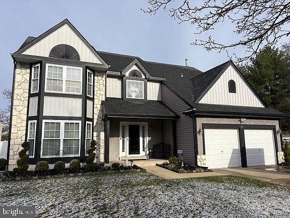 2nd image of 28 Trapper Rd