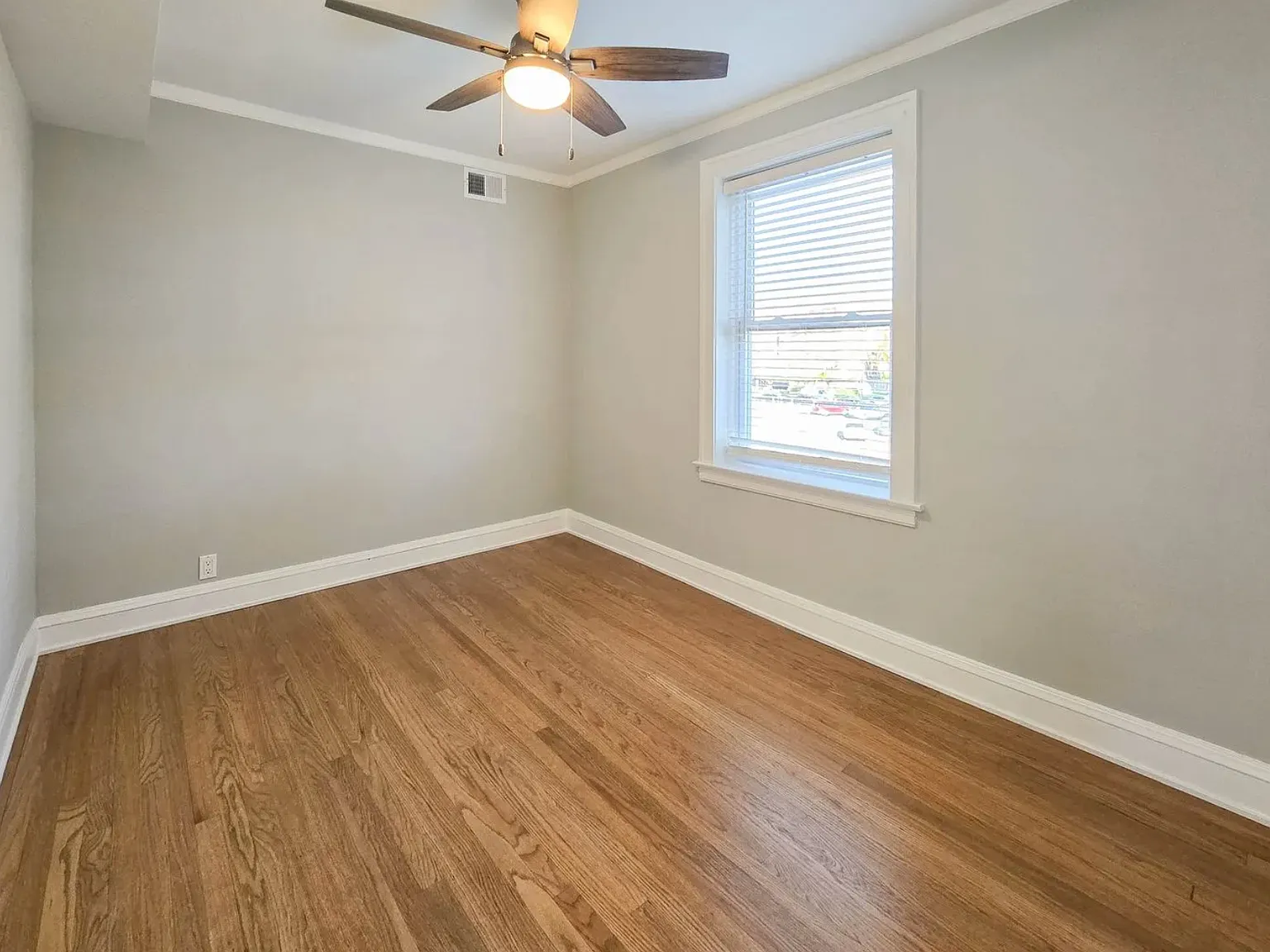 2 bed, 965 sqft, $2,895 — Photo 3