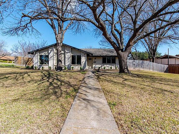 2nd image of 325 Valley Cove Dr
