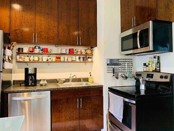 5th image of 71 Phila St APT 1