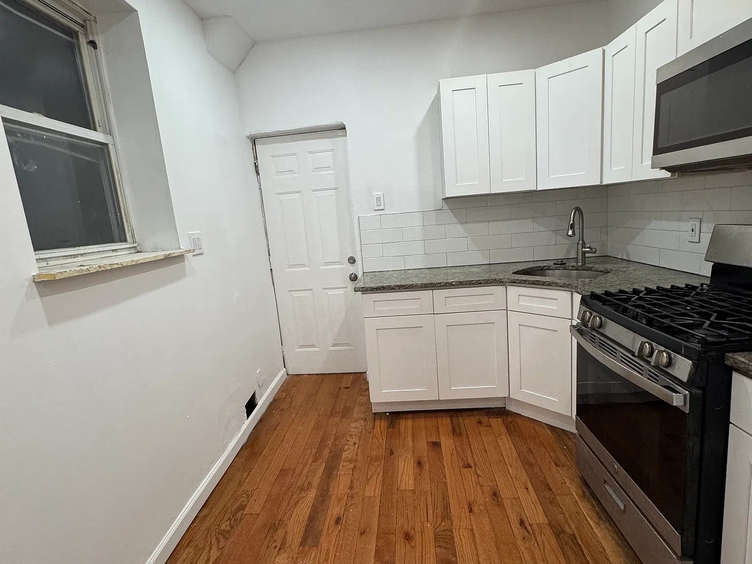 2 bed, 1.5 bath, 1084 sqft, $1,325 — Photo 1