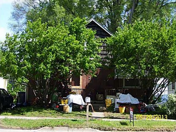 2nd image of 2552 Maury St