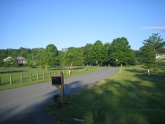 Wonderful, Peaceful & Enchanting Neighborhood