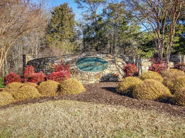 2 Sunset Bay Rd, Gretna, VA 24557