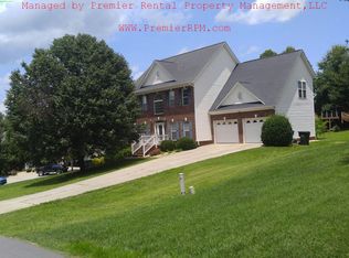 2596 Ironwood Dr, Hickory, NC 28602