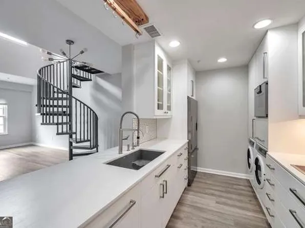 1074 Peachtree Walk NE Unit B504, Atlanta, GA 30309