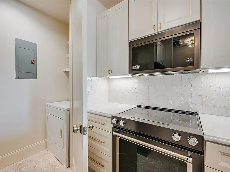 802 S 1st St #207 — Photo 14