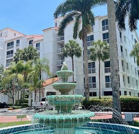 3rd image of 4110 W Palm Aire Dr