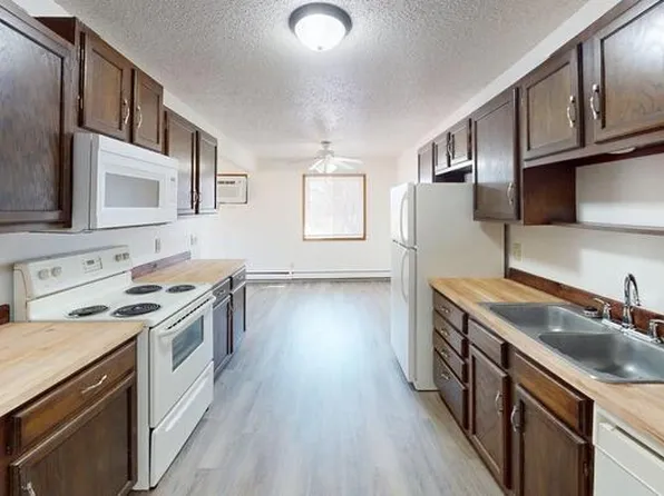 1100 Pleasant St #12, Bismarck, ND 58504
