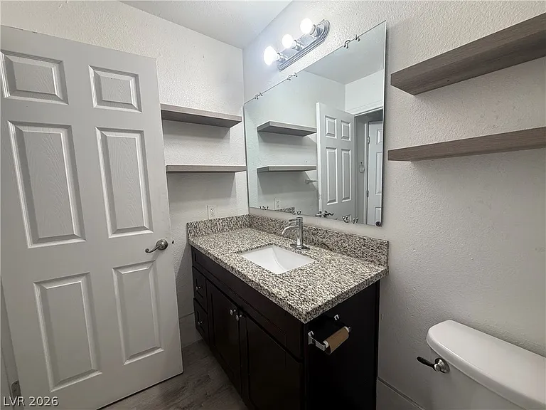 6208 Ilanos Ln #B — Photo 12