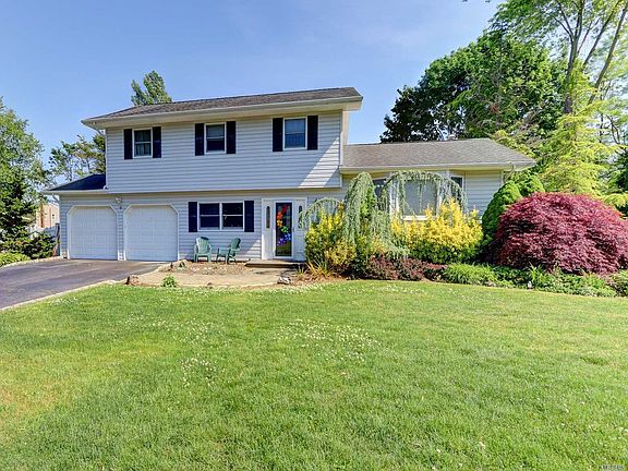 2nd image of 6 Chelmsford Dr