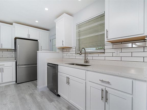 5th image of 21323 Glendale Ave