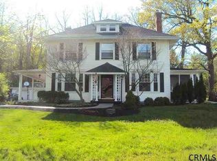6 S Lyons Ave, Menands, NY 12204