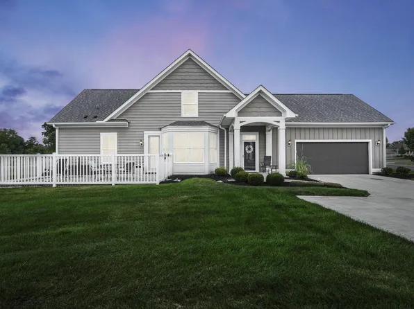 8268 Coppertop Ln, Lewis Center, OH 43035