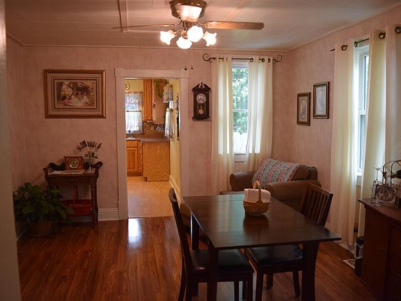 5th image of 322 NE 6th St