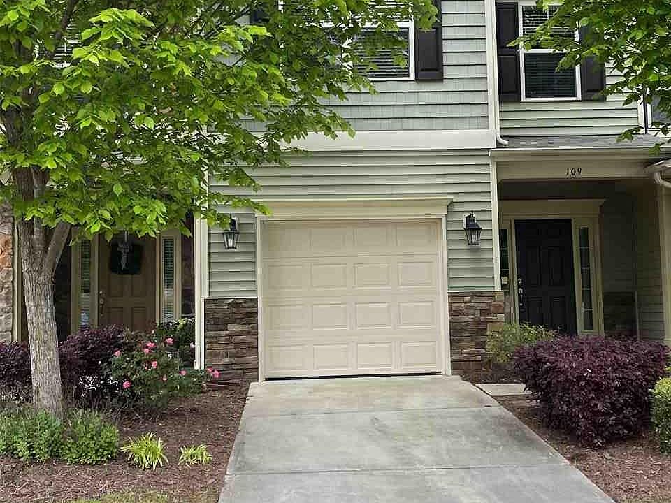 2nd image of 109 Vickery Hill Ct