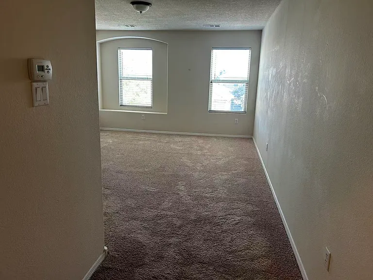 10916 Fort Point Ln NE — Photo 23