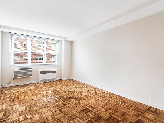 4th image of 201 E 19th St APT 4L