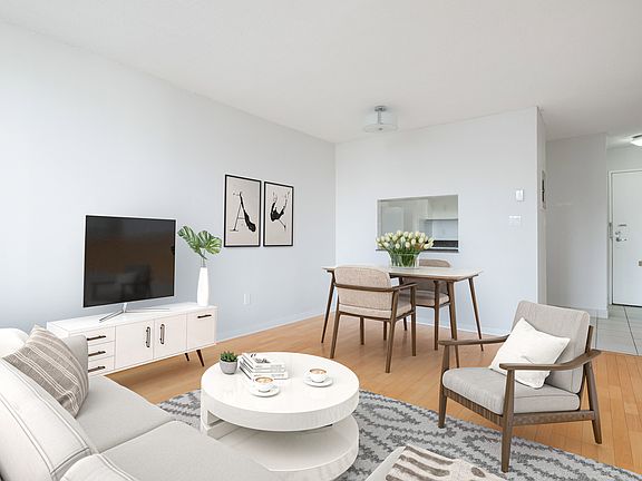 4th image of 1434 Burnaby St #607