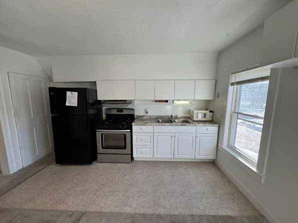47 River St, Windsor, VT 05089