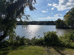 7 Lakeview Ter, Winchester, MA 01890