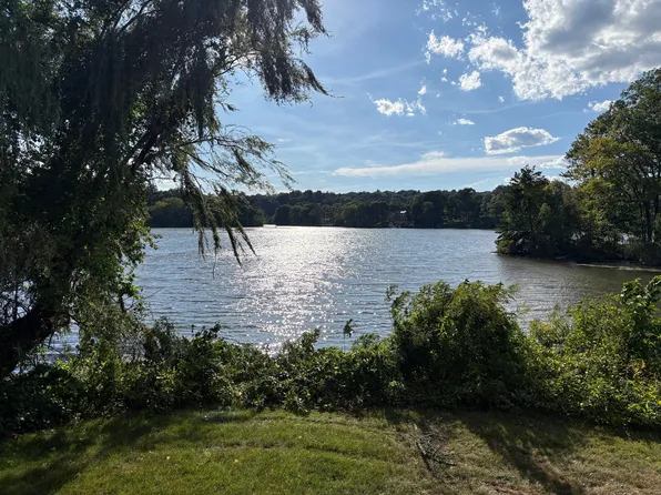 7 Lakeview Ter, Winchester, MA 01890