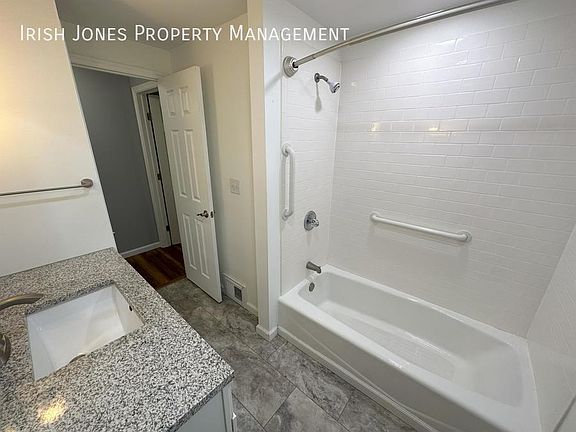 4th image of 208 Main St Unit A3