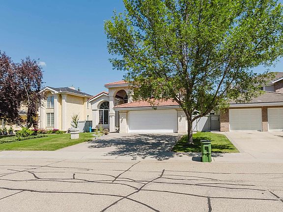 3rd image of 15 Cormack Cres NW