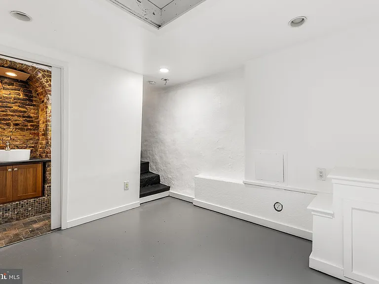 9 Bristow Pl — Photo 9