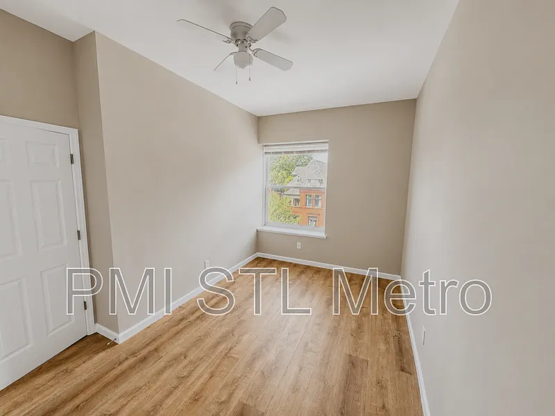 2 bed, 1.0 bath, 720 sqft, $1,395 — Photo 3