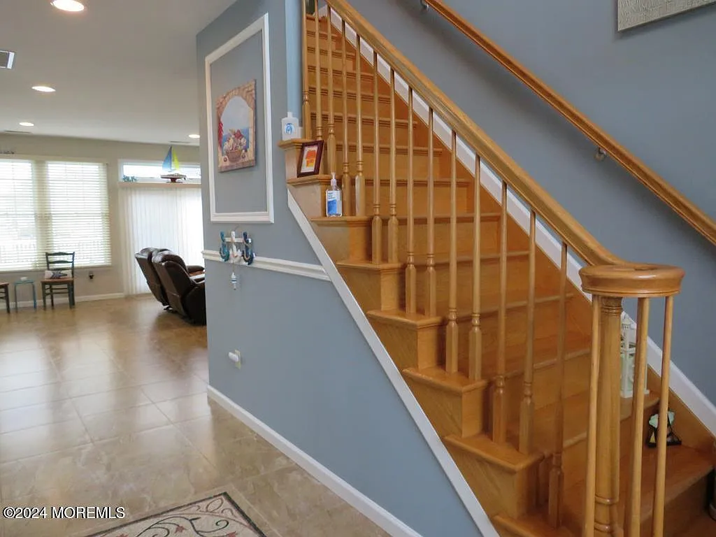 5 bed, 2642 sqft, $2,600 — Photo 2
