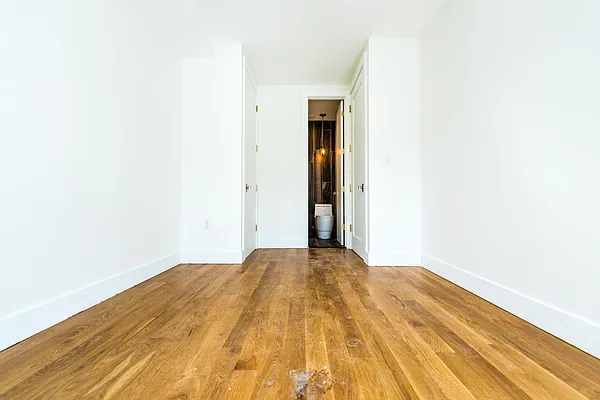 Rented by Nooklyn NYC LLC | media 42