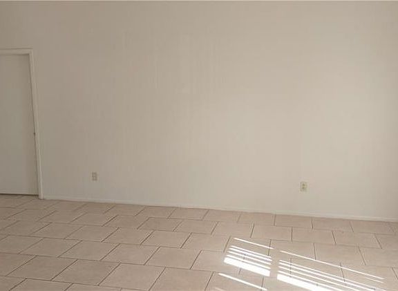 2nd image of 3346 Princess Diana Blvd