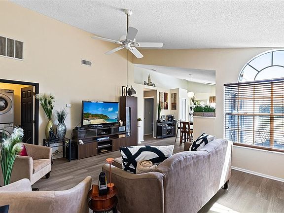 3rd image of 9808 Surrey Ridge Rd