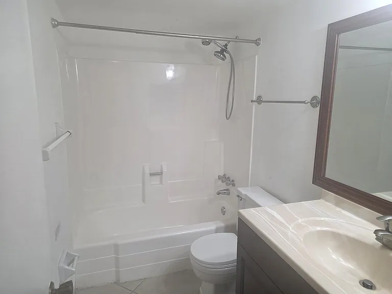 959 SE 2nd Ave #214 — Photo 28