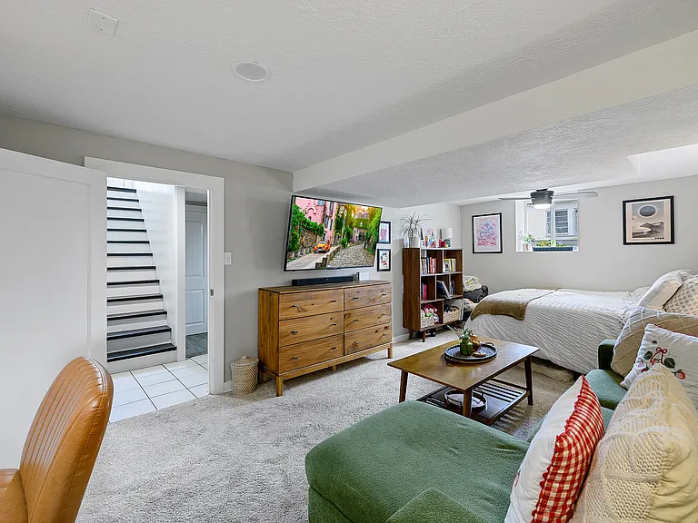 1463 W Arapahoe Ave #BASEMENT — Photo 10