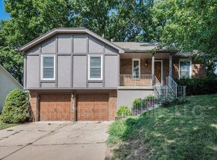 6410 NW Hilldale Dr, Kansas City, MO 64151