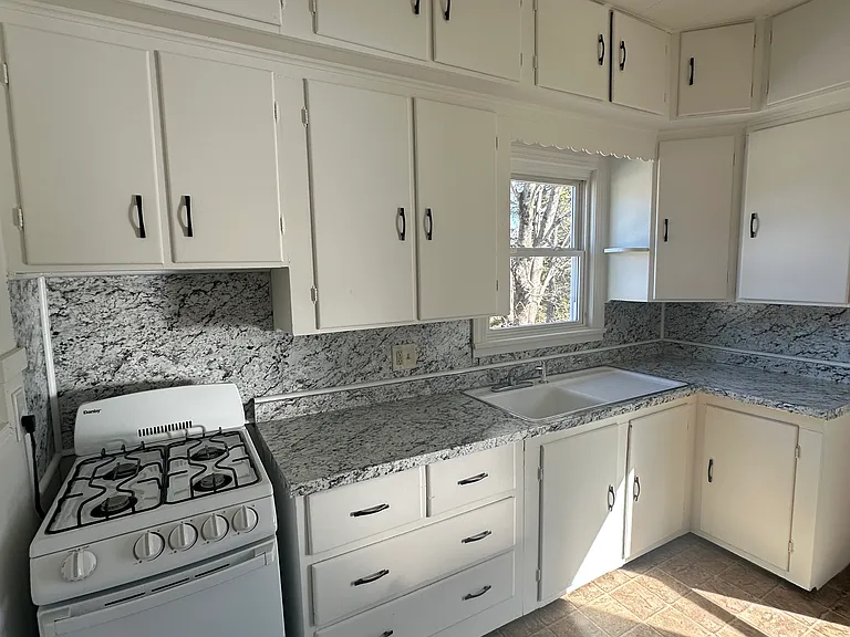 175 Mansfield Ave — Photo 15